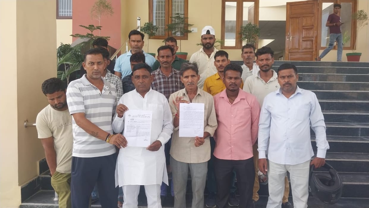 Operators complained to the DM for not receiving their honorarium for 31 months.