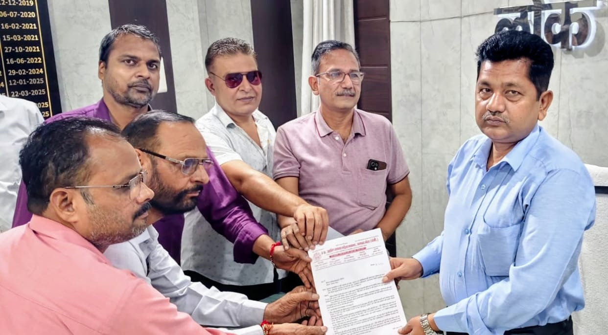 Demand to simplify the mandi license process for the convenience of traders.