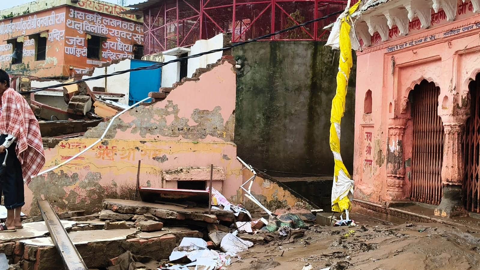 Kanpur Mandakini still in spate walls and mud houses have collapsed eight people have died in Bundelkhand
