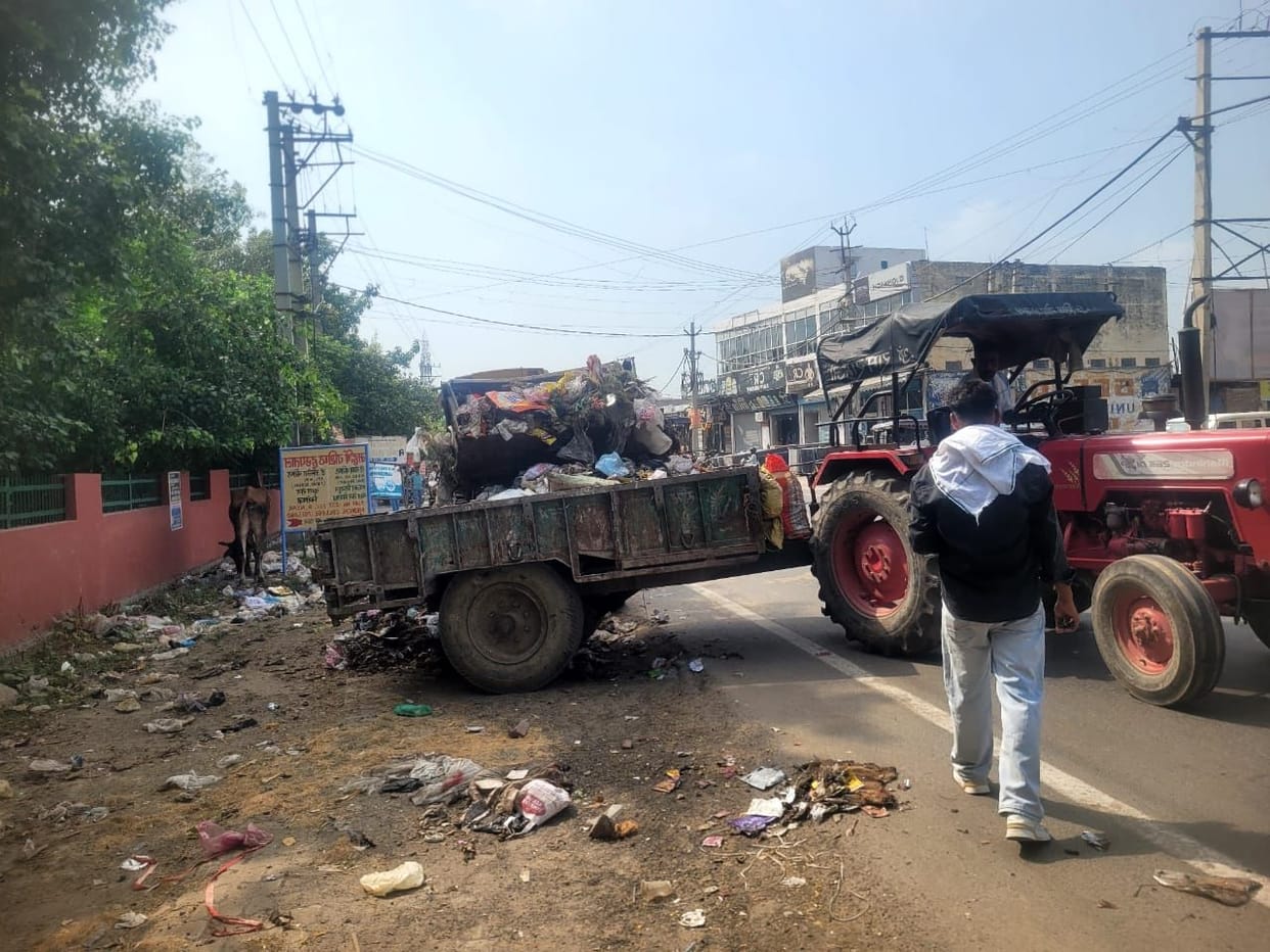 Sanitation and fire brigade workers protested against the notices, burning copies to express their anger.