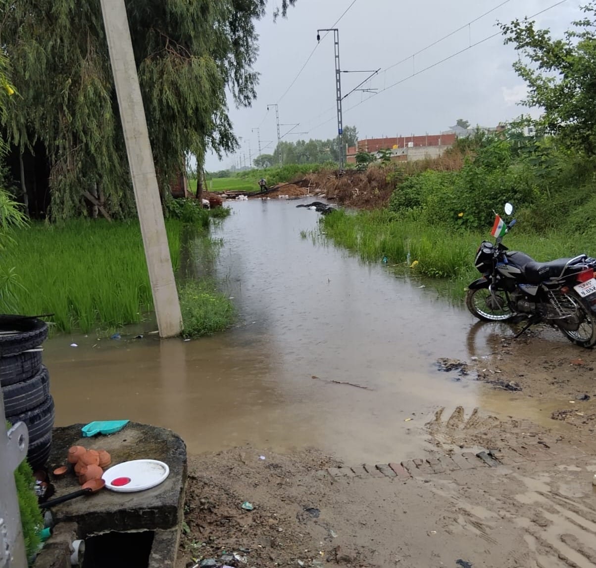 Pleasant weather due to rain, daily life disrupted by waterlogging