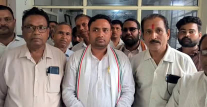 बाह: अटेर पुल के लिए कांग्रेस का प्रदर्शन ज्ञापन