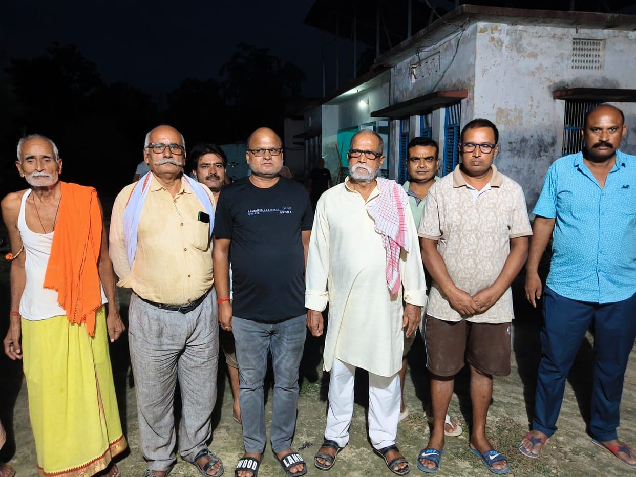 After border security, Deoria's son is given the responsibility of managing the Ram temple.