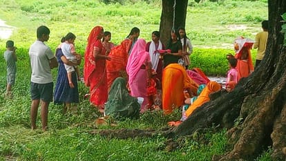 भीरपुर क्षेत्र में धूमधाम से मनाई गई ललही छठ, माताओं ने बच्चों की दीर्घायु के लिए रखा व्रत