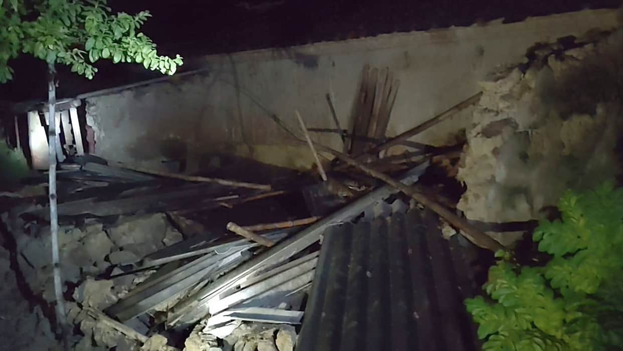 Farmer crushed to death as mud house collapses in rain.