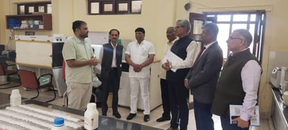 डीएमआर सोलन में पहुंची केंद्र की टीम विशेषज्ञों से मशरूम जर्मप्लाज्मा के संबंध में जानकारी लेते