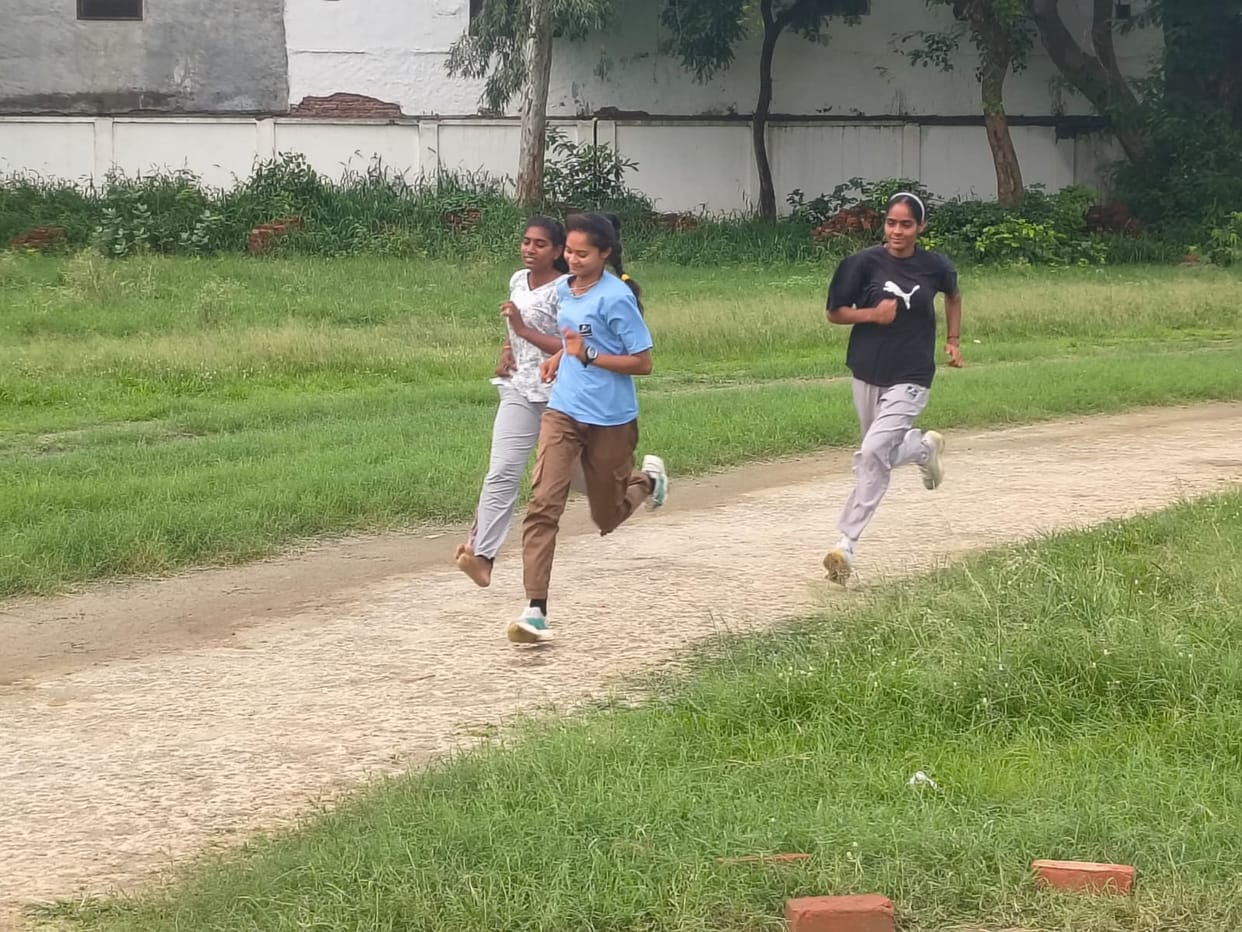 10 athletes selected in the athletics trials.