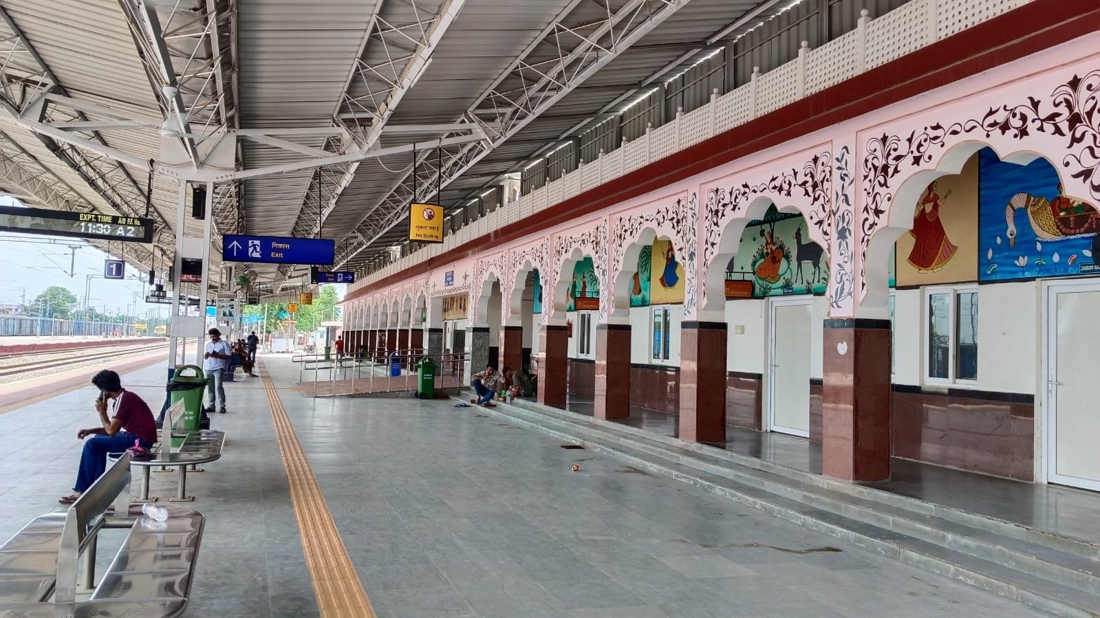 फोटो नंबर-01नारनौल का रेलवे स्टेशन। संवाद