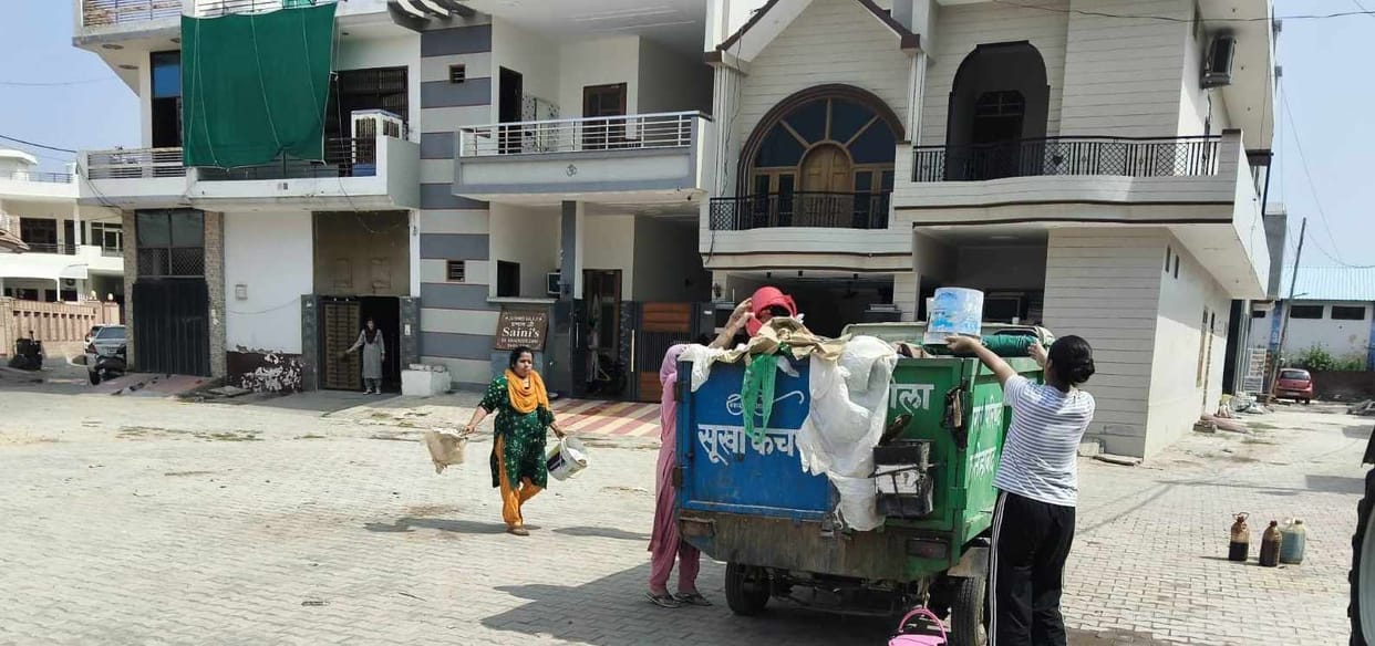 Agency employees refrained from collecting garbage due to the fear of an attack