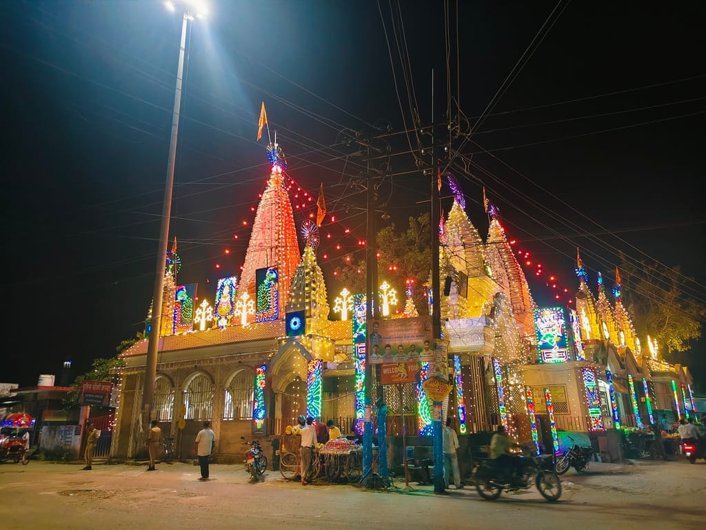 Janmashtami: Preparations complete in temples, markets bustle with activity.