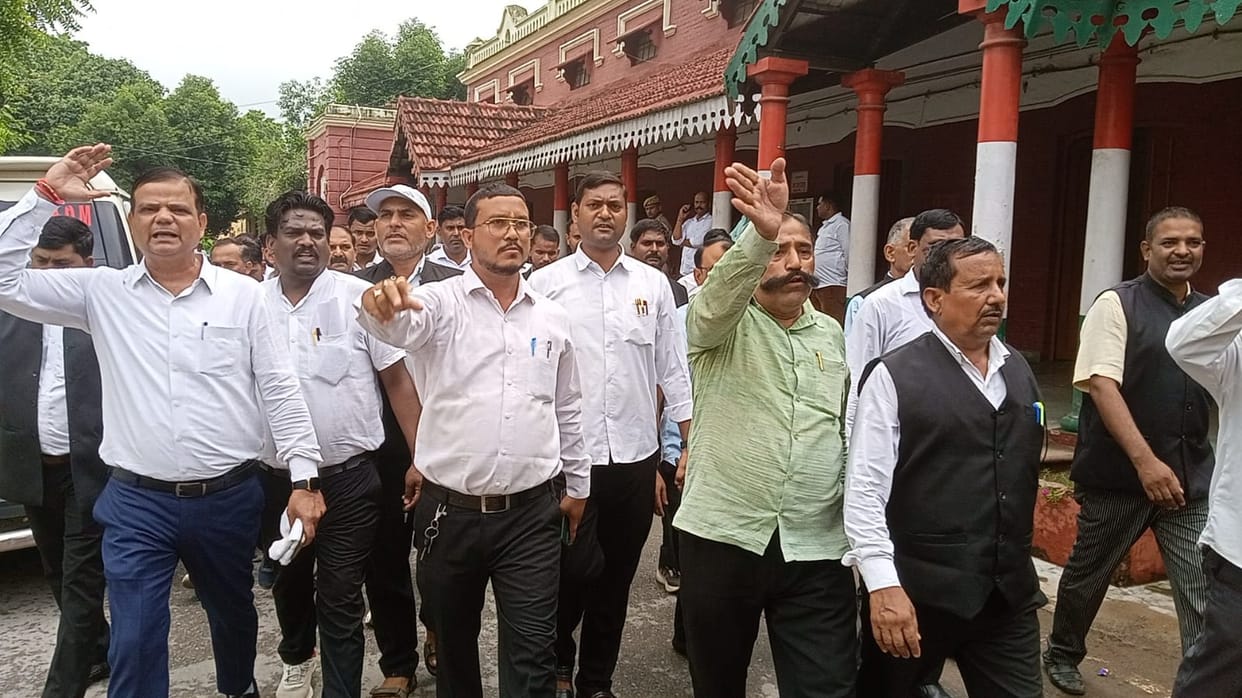 Protest held against the age limit amendment