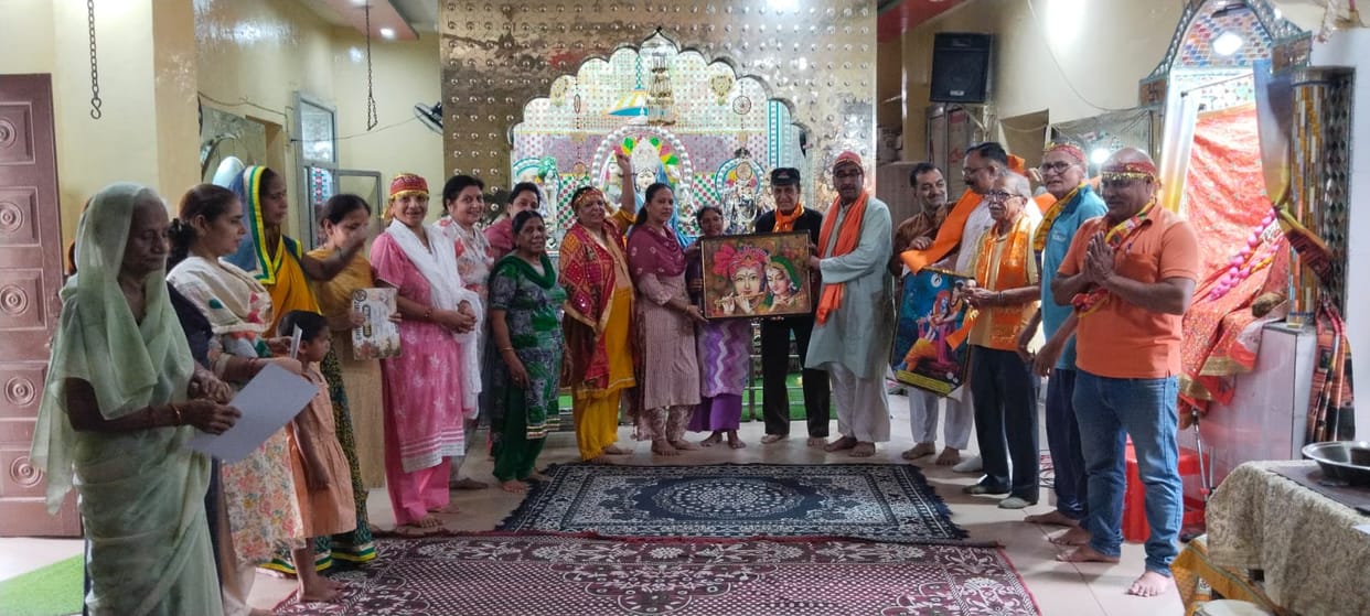 Devotees danced to bhajans during the Shri Krishna Janmotsav celebrations.
