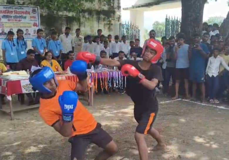 Siddharthnagar News: District and divisional-level boxing competitions for secondary schools concluded at Sarkarpar