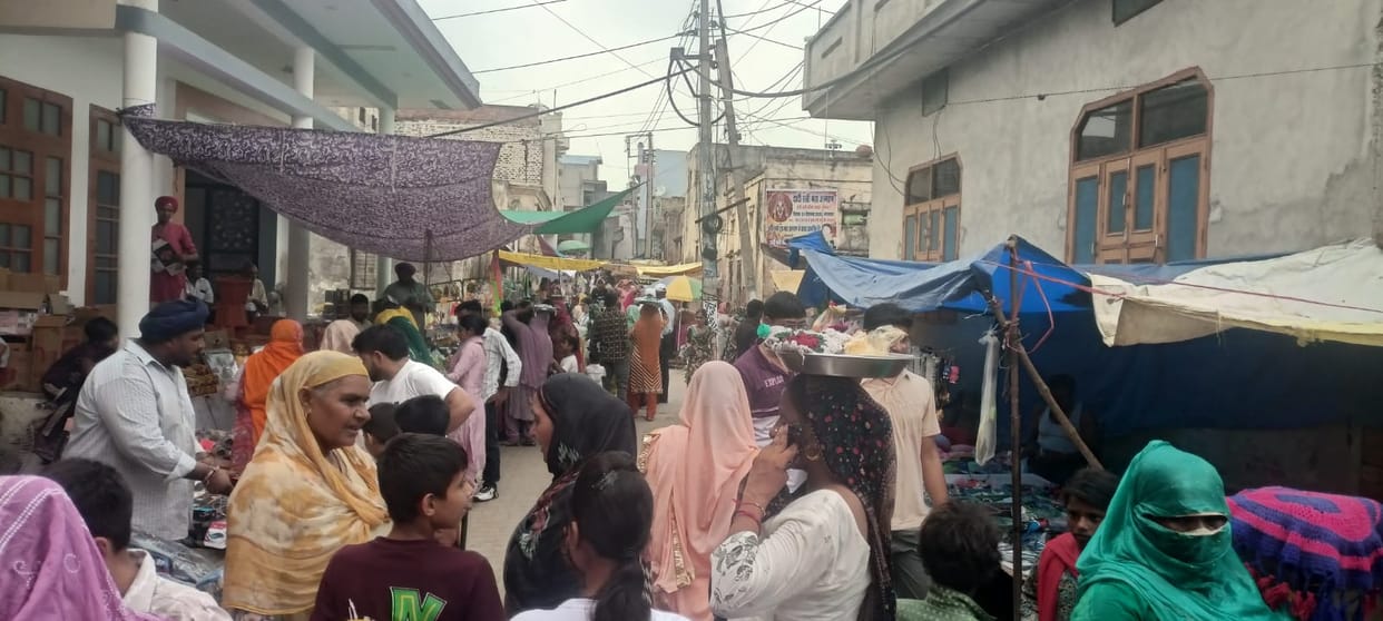 Havan and Bhandara at Dadi Sati Sthal, 10,000 to 15,000 devotees take prasad