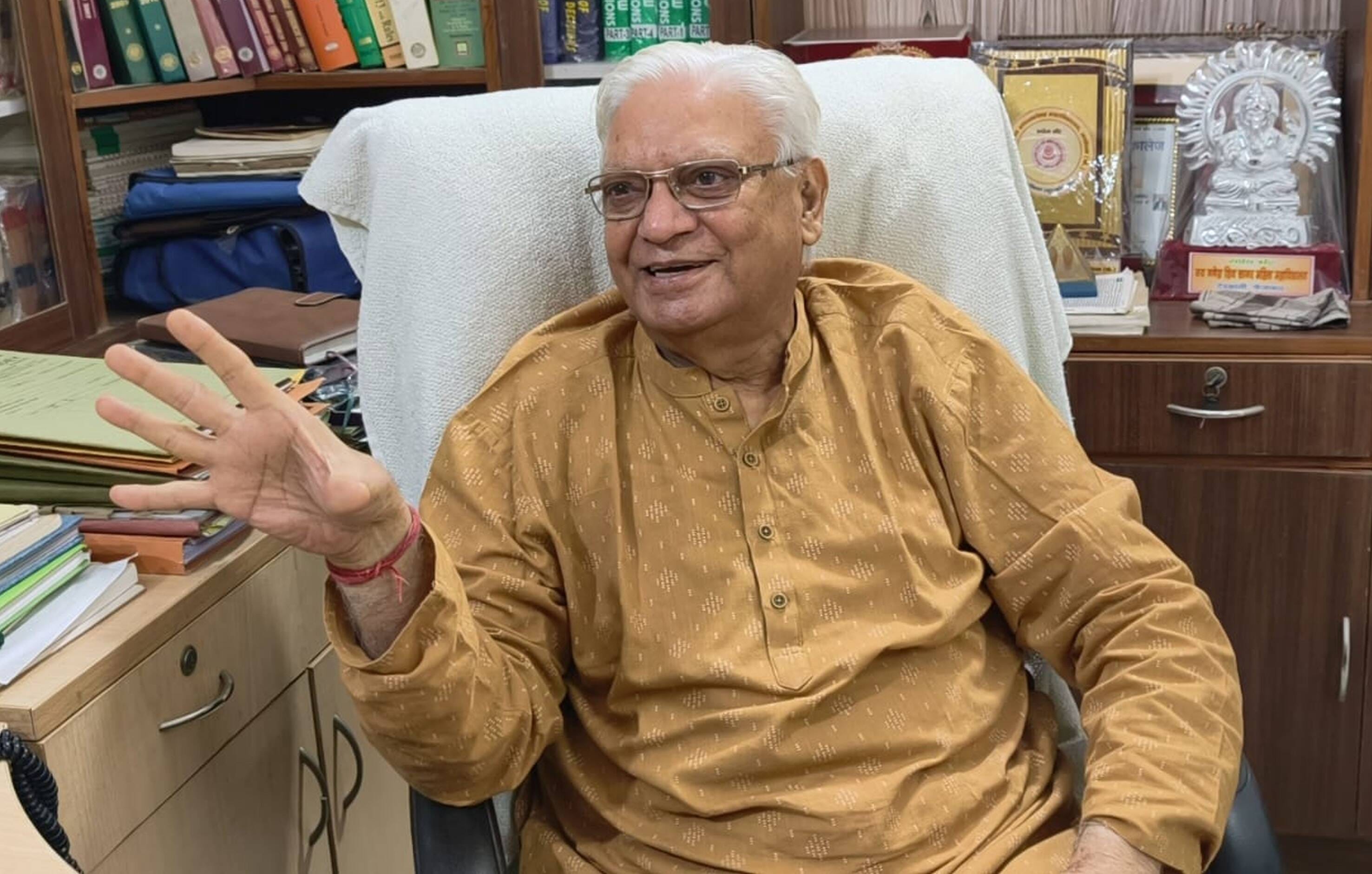 मदन मोहन पांडेय ।
