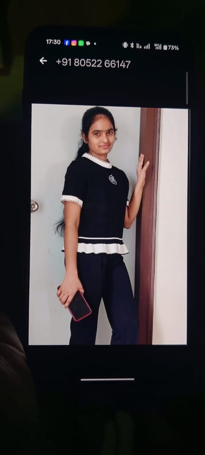 नीलम की फाइल फोटो।