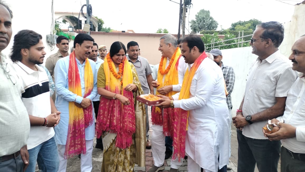 Two lanes and drains will be constructed in Sawanpuri and Basant Nagar at a cost of 21.62 lakh.