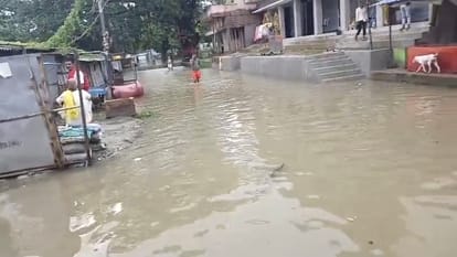 राघोपुर क्षेत्र में बाढ़ का पानी