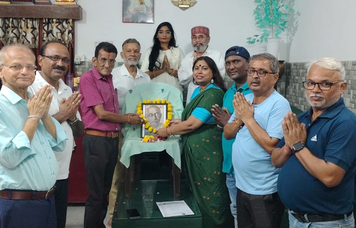 Demand for the installation of a statue of Chakravarti Rajagopalachari