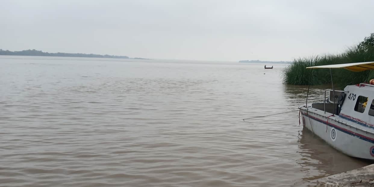 Ganga's waters reach Naga Baba and Odiya Ashram; water level crosses the 78-meter mark.