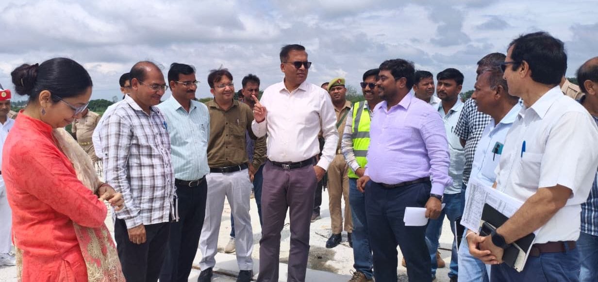 Garra river's water level rises; DM inspects sensitive areas.