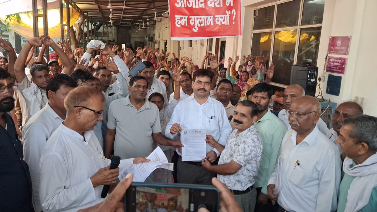 Employees submitted a memorandum addressed to the CM.