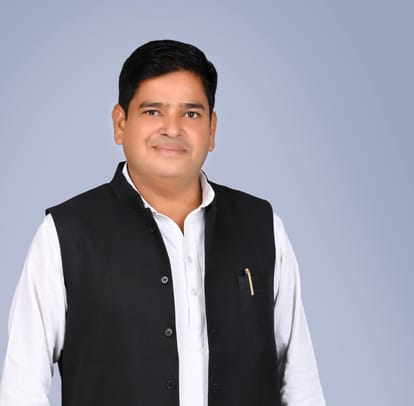 ताज उद्दीन चौथी बार सपा से बने बरेली जिला उपाध्यक्ष, पूर्व विधायक विजय पाल सिंह ने दी बधाई। ताज