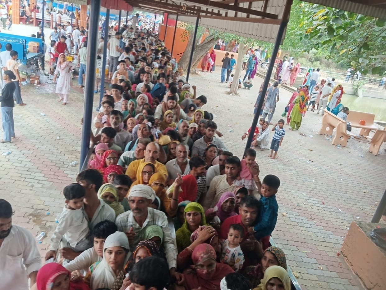 Devotees sought blessings and lit lamps of faith at Gogaji's templ