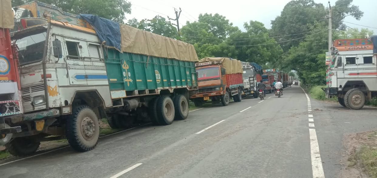 30,000 quintals of wheat stored in warehouses; risk of rotting due to rain.