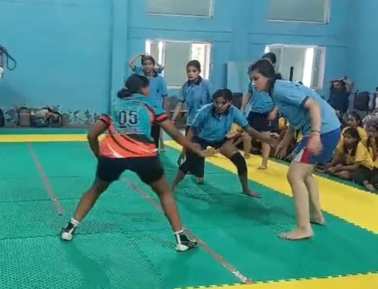 Vidya Mandir Inter College team emerged victorious in the Kabaddi competition.
