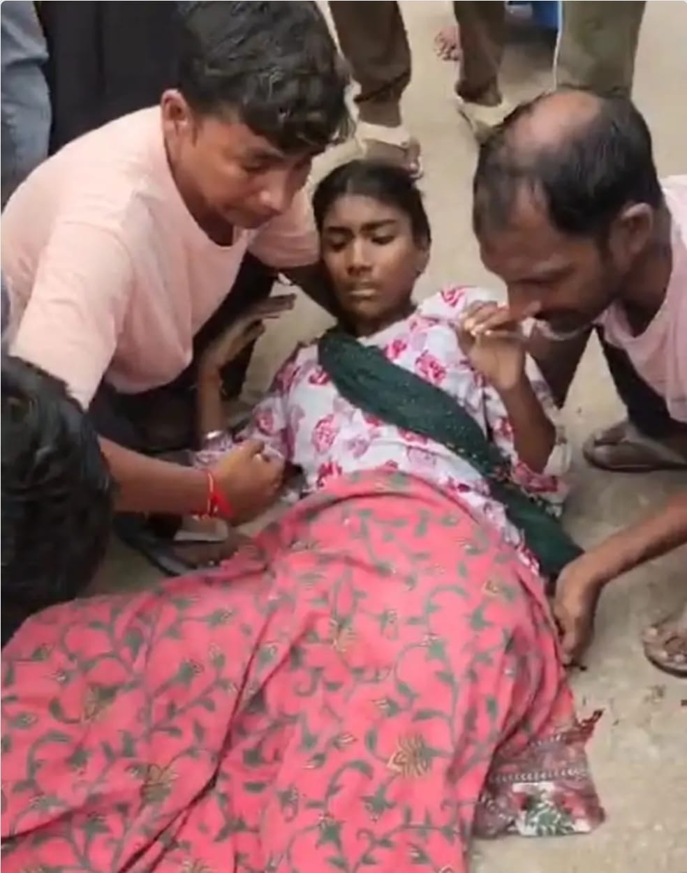 Roadways bus runs over female student; villagers beat up the driver.