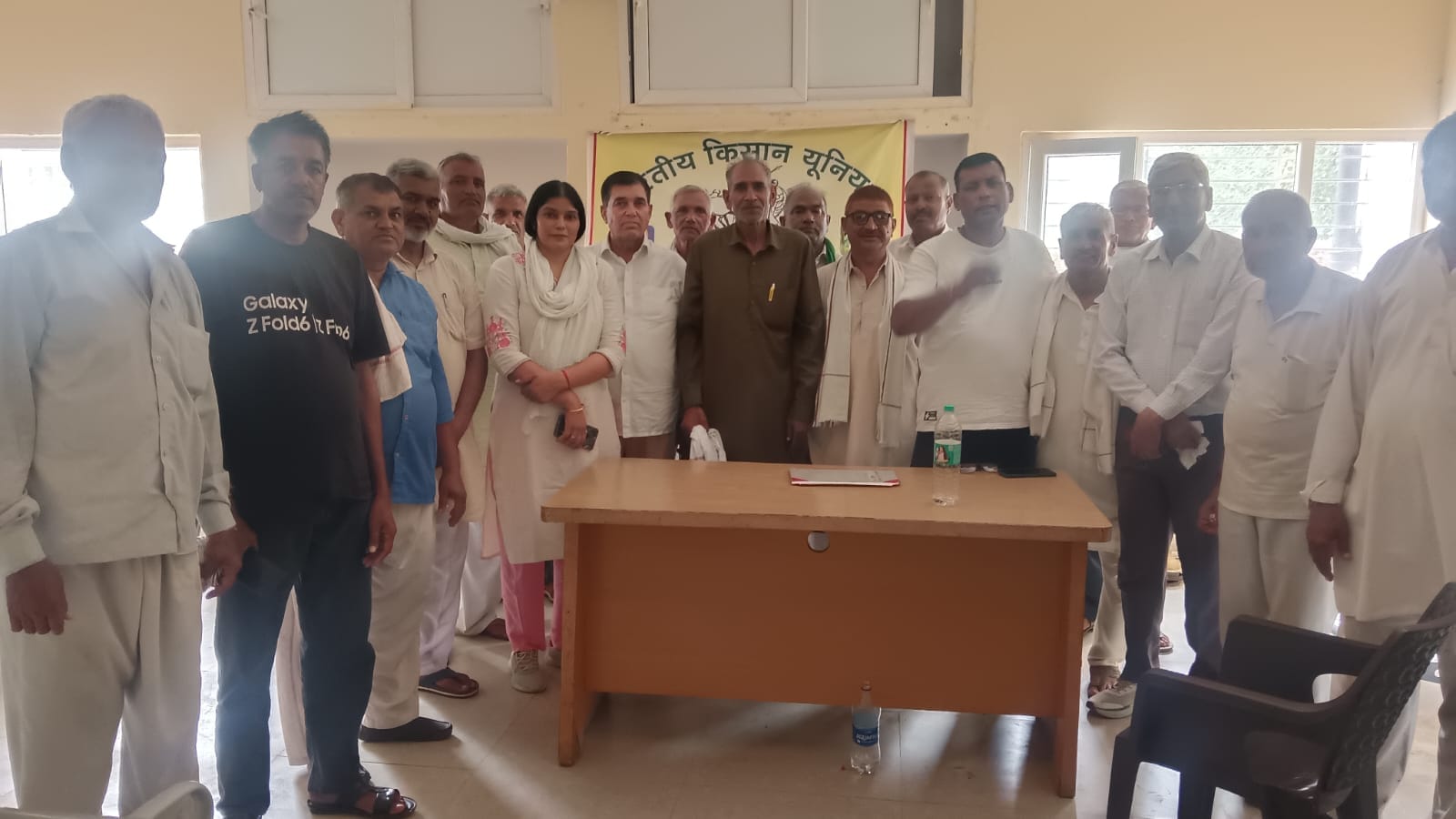 बैठक में उपस्थित भारतीय किसान यूनियन चढ़ूनी रेवाड़ी के कार्यकर्ता। स्रोत: यूनियन