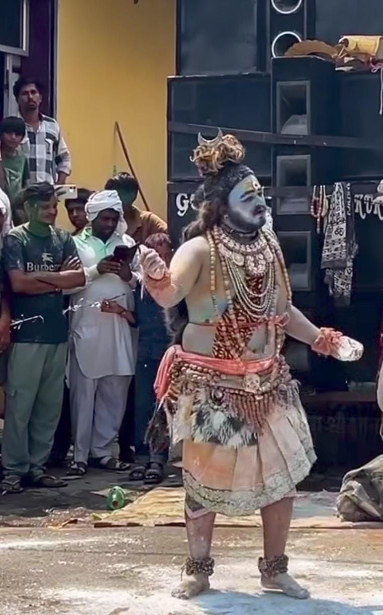 Tableaux taken out on the occasion of the installation of Baba Kailash Giri's idol.