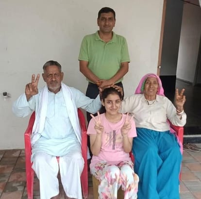 एएफएमसी पुणे में चयनित रीतिका यादव। स्रोत: परिजन