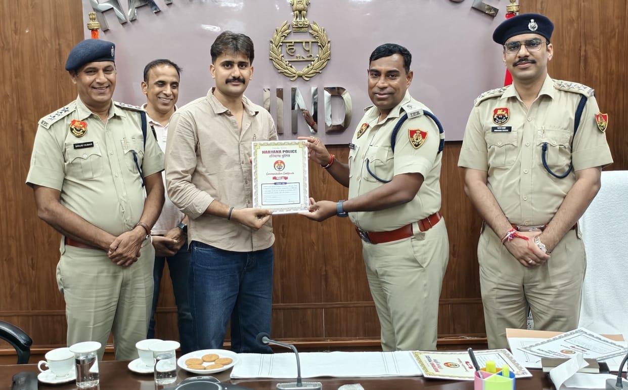 Policemen honored for their role in the seizure of 5,700 kg of heroin