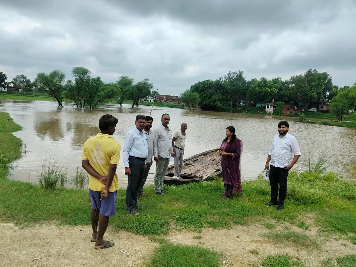 Administration on alert regarding floods; situation assessed in riverside villages