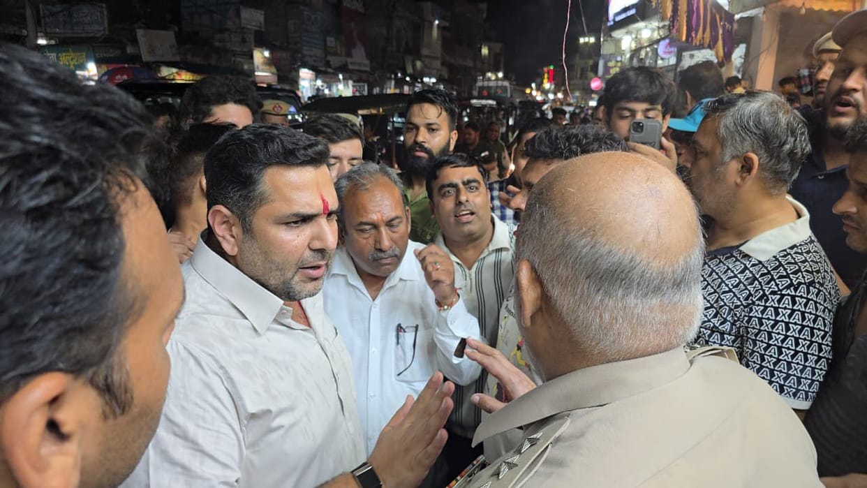 Shopkeepers expressed displeasure over the removal of stalls from Gita Bhawan Chowk to the bus stand.