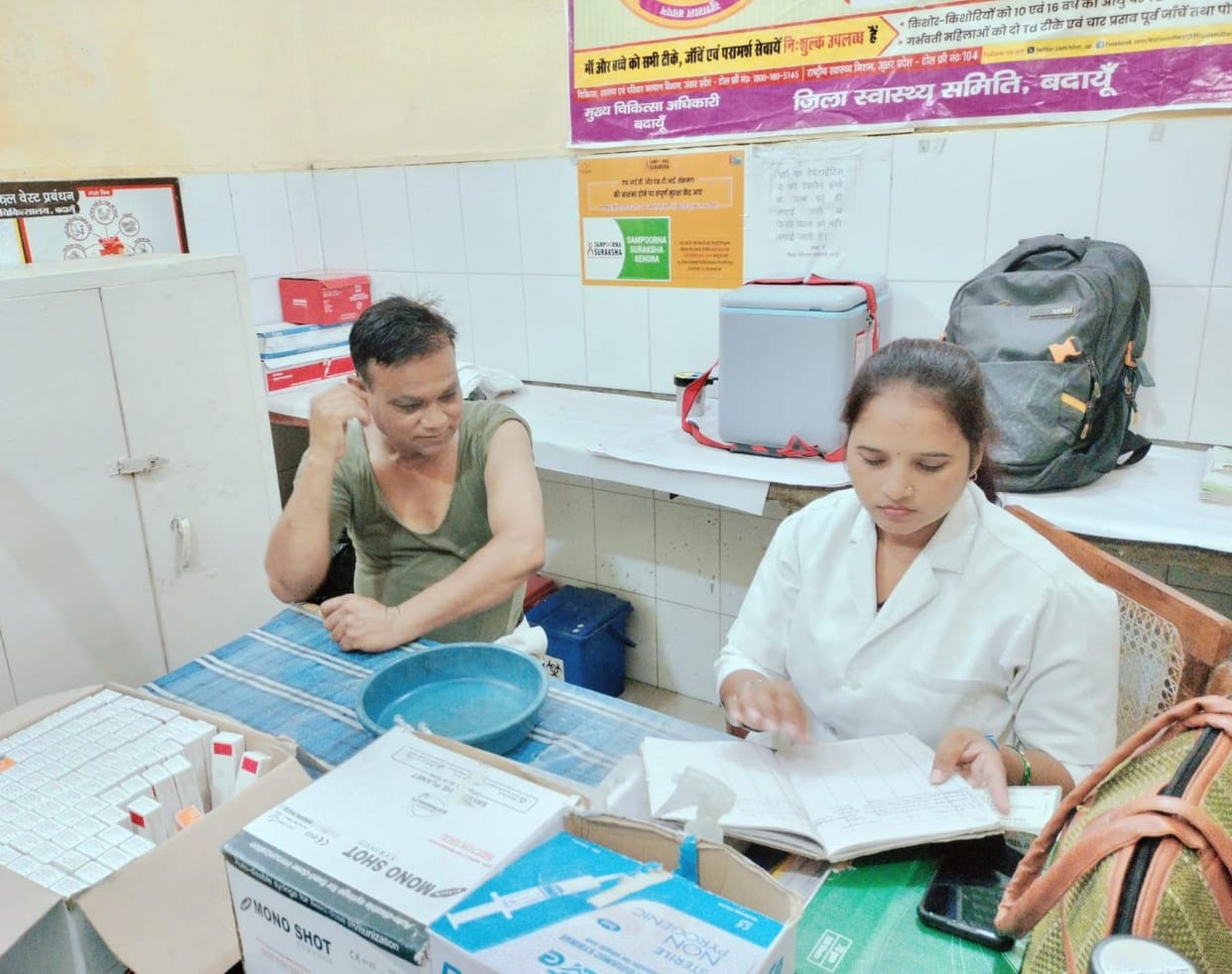 District hospital staff received the swine flu vaccine.