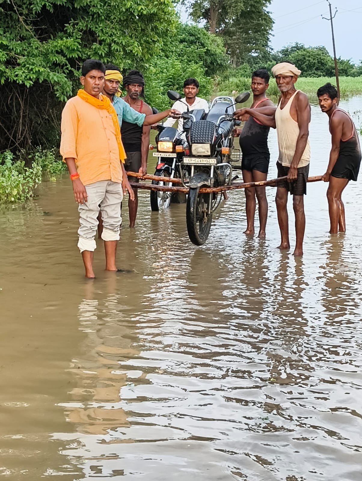 Son River crosses danger mark