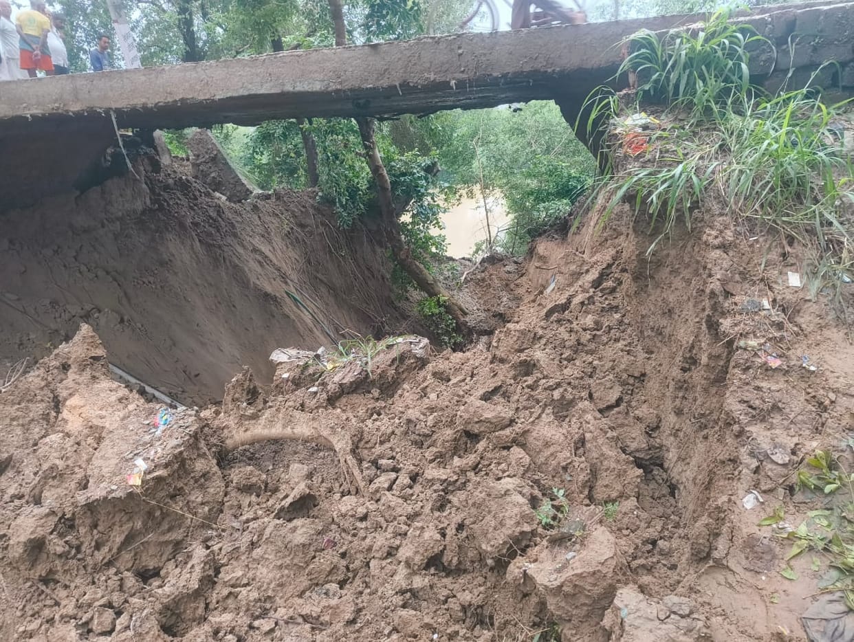 A 10-foot section of the BST embankment breached due to floodwater seepage.