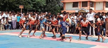 मुंडखर स्कूल में कबड्डी खेल के फाइनल मुकाबले में शिशु निकेतन पब्लिक स्कूल दशमल और नाहलवीं स्कूल