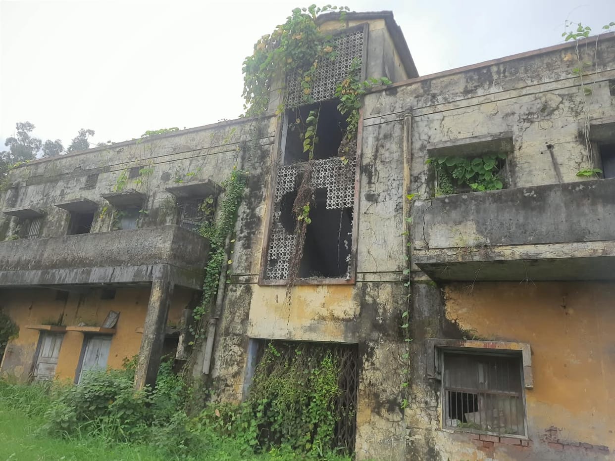 14 districts, 11 employees... no scientists for research at the Sugarcane Institute.