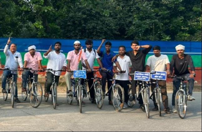 मऊ से होकर मुहम्मदाबाद पहुंची जेन जी कनेक्ट साइकिल यात्रा। स्रोत- स्वयं