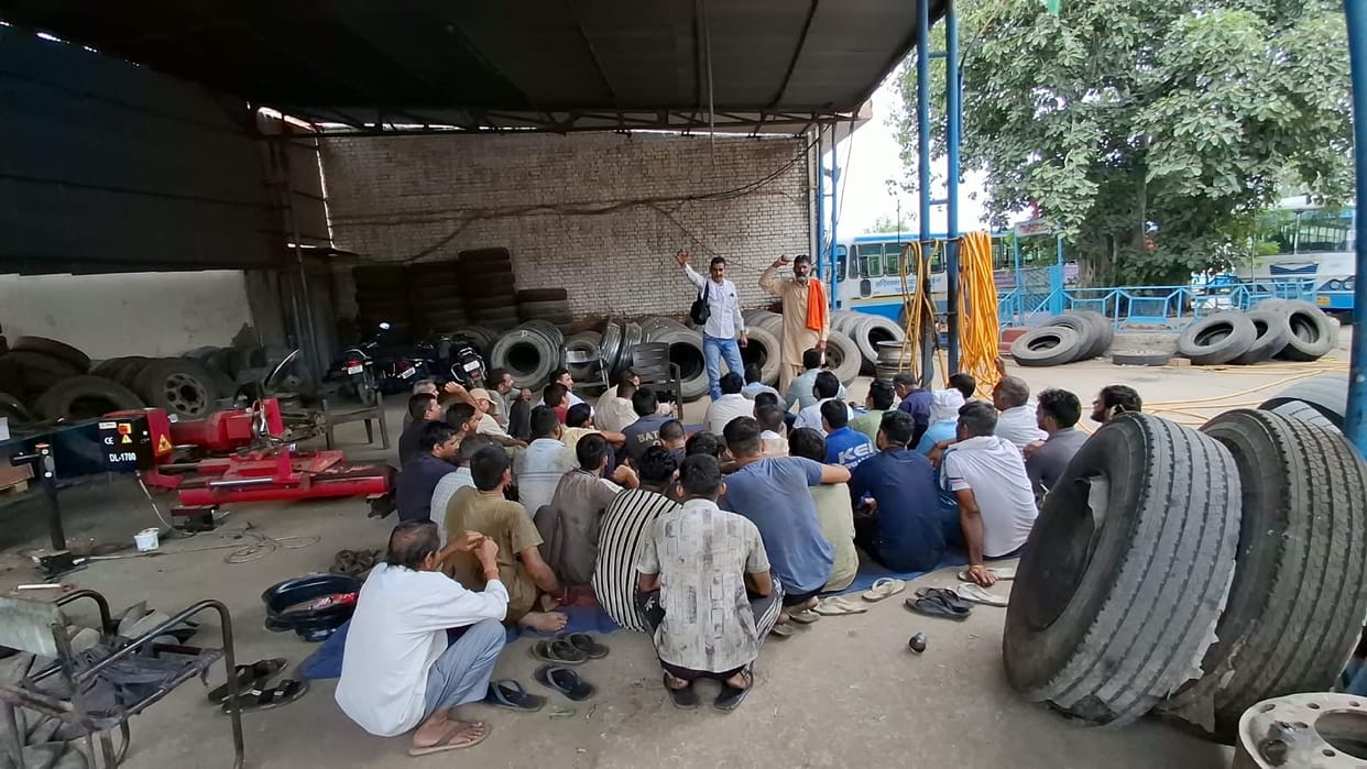 A protest against privatization was held at the transport depot premises