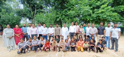 नारायणगढ़ के जीपीएस छोटी कोहड़ी में आयोजित प्रतियोगिता के समापन पर मौजूद गणमान्य  व विजेता खि