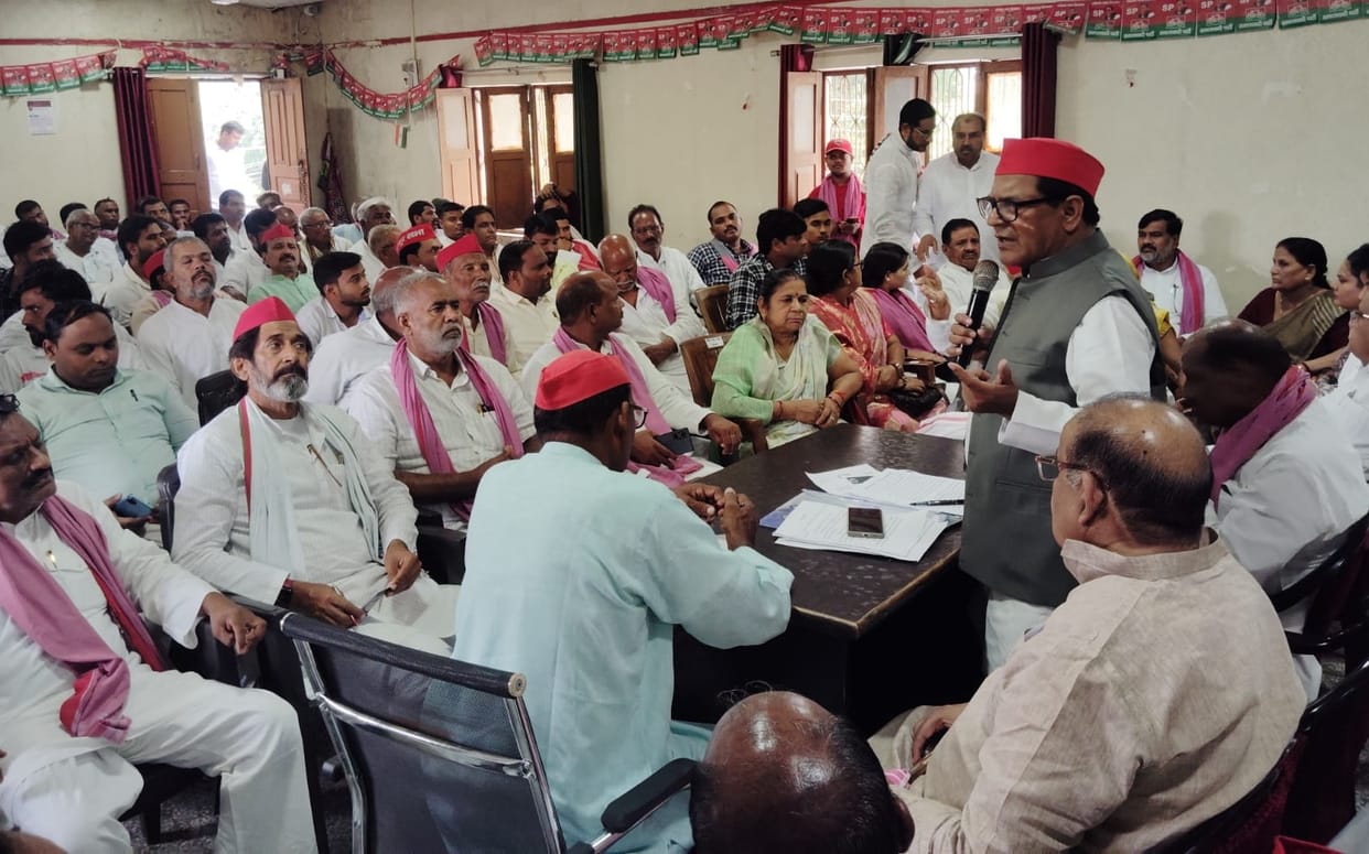SP workers to celebrate Teachers' Day near closed schools.