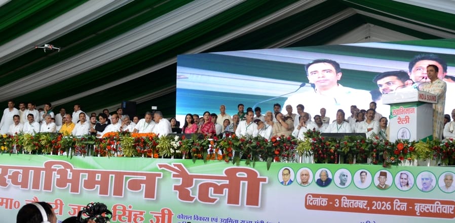 If Akhilesh has the courage, let him speak up about sugarcane prices; I, too, will appreciate it: Jayant.