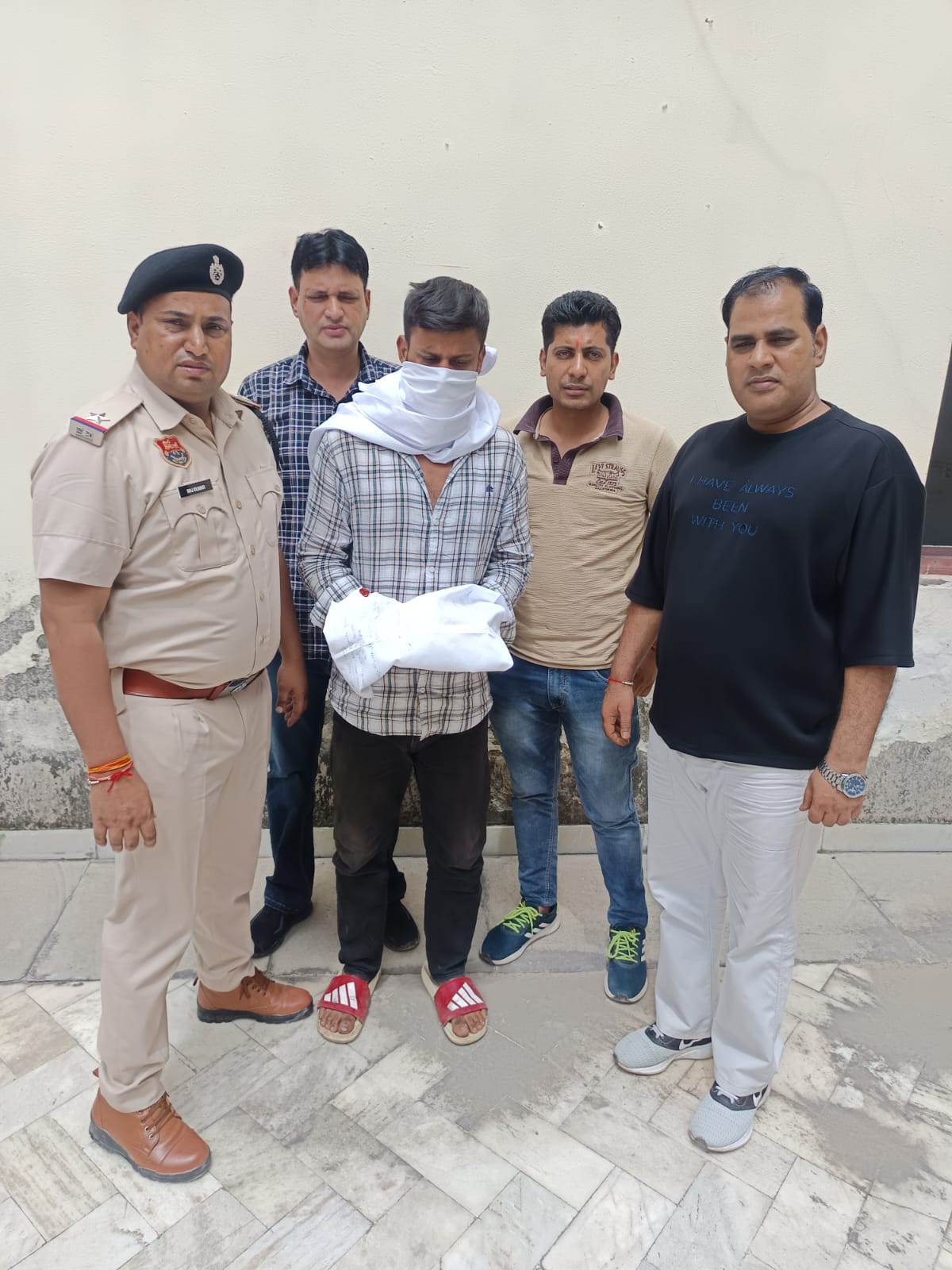 सेंट माइकल रोड, शिवपुरी से MDMA और गांजा के साथ युवक गिरफ्तार, बाइक भी जब्त। वि