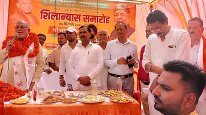 शहबाजनगर में शिलान्यास कार्यक्रम में लोगों को संबोधित करते वित्तमंत्री सुरेश खन्ना। स्रोत: प्रश