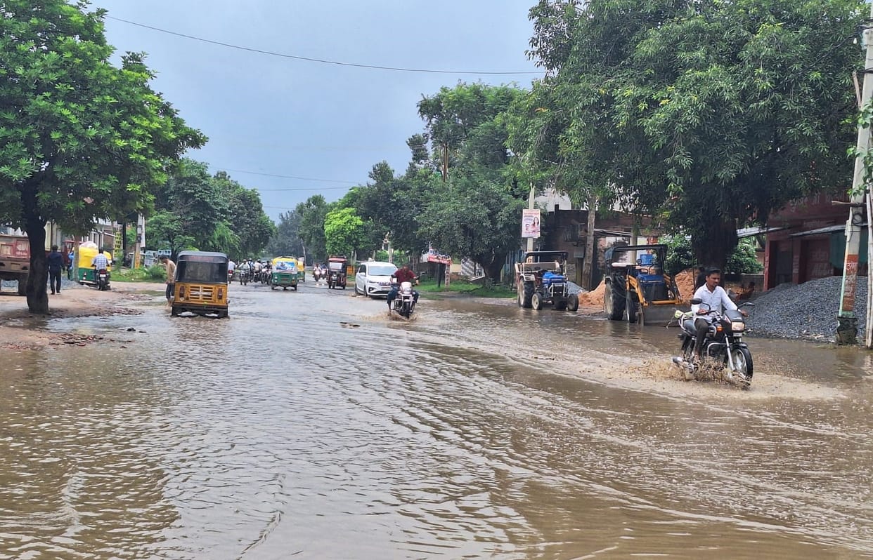 Rain continuing into the day after the night has caused waterlogging in various places.